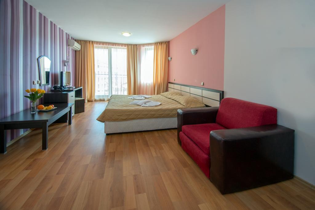 Hotel South Beach - New Management And Free Beach Access Tsarevo